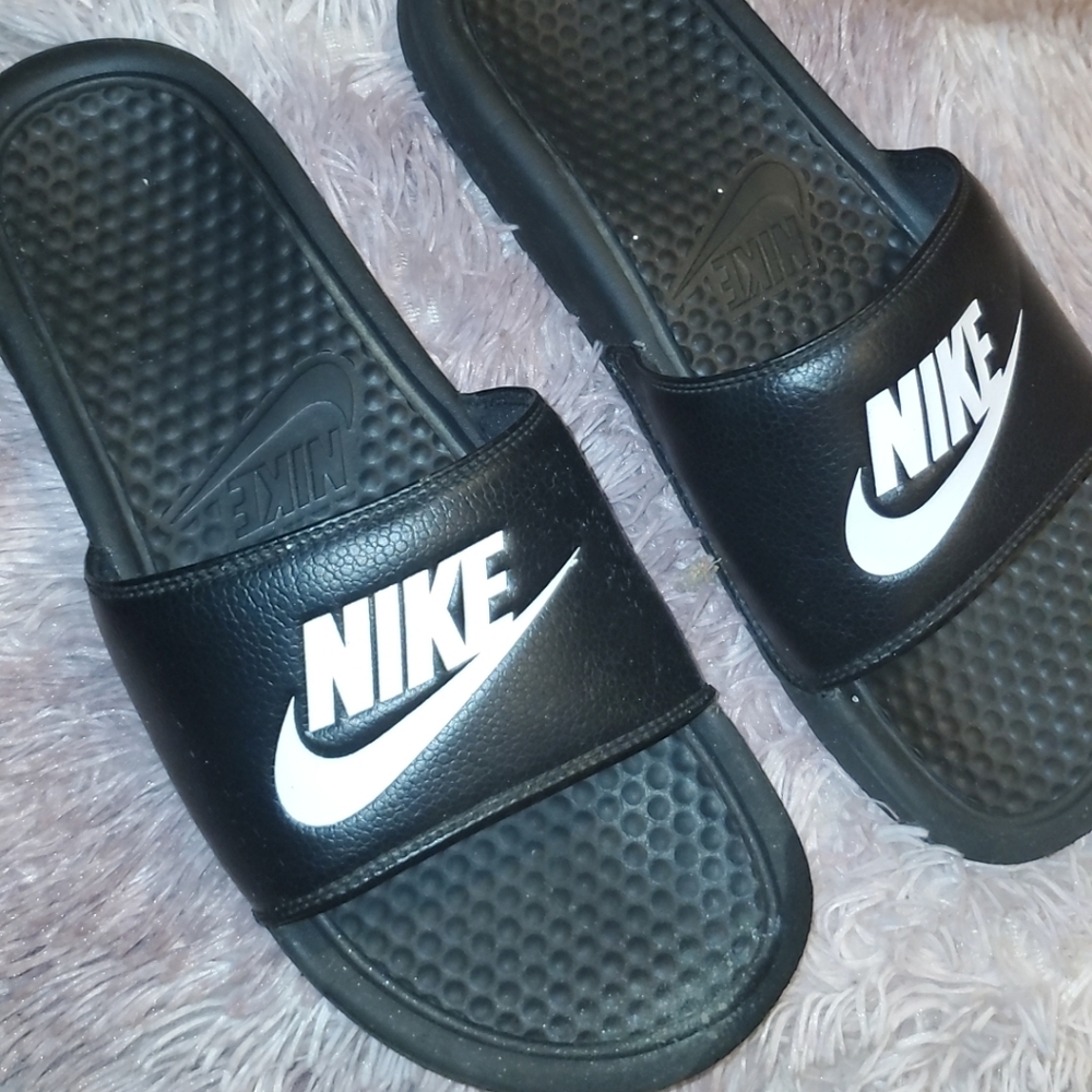 Nike flip flops